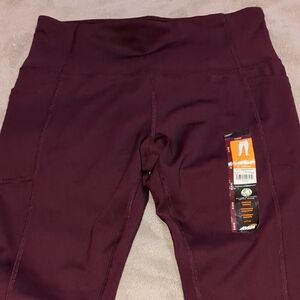 Avia Plum Capri Leggings